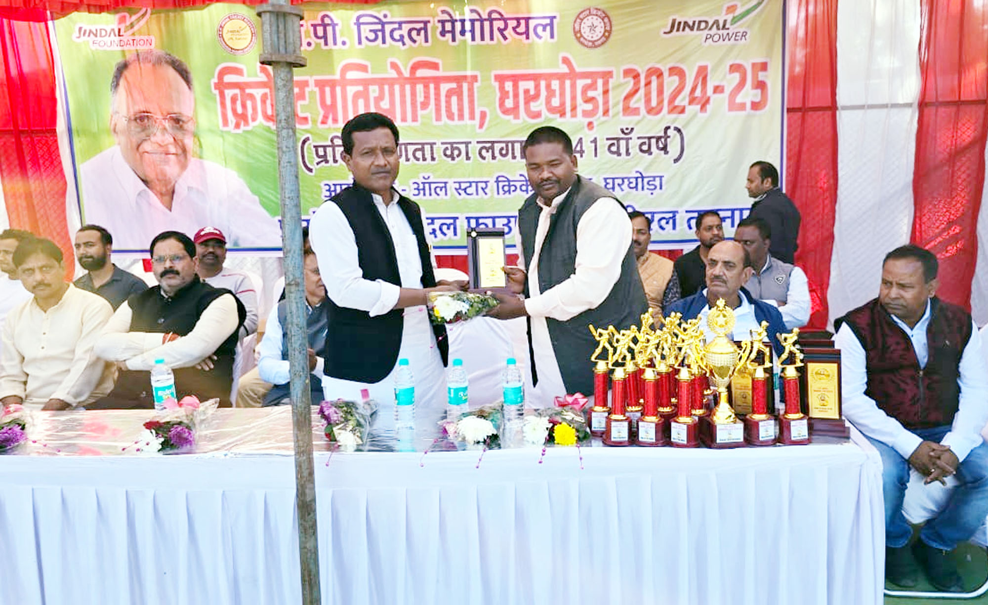 रवि भगत का बालिका क्रिकेट में योगदान के लिए हुआ सम्मान