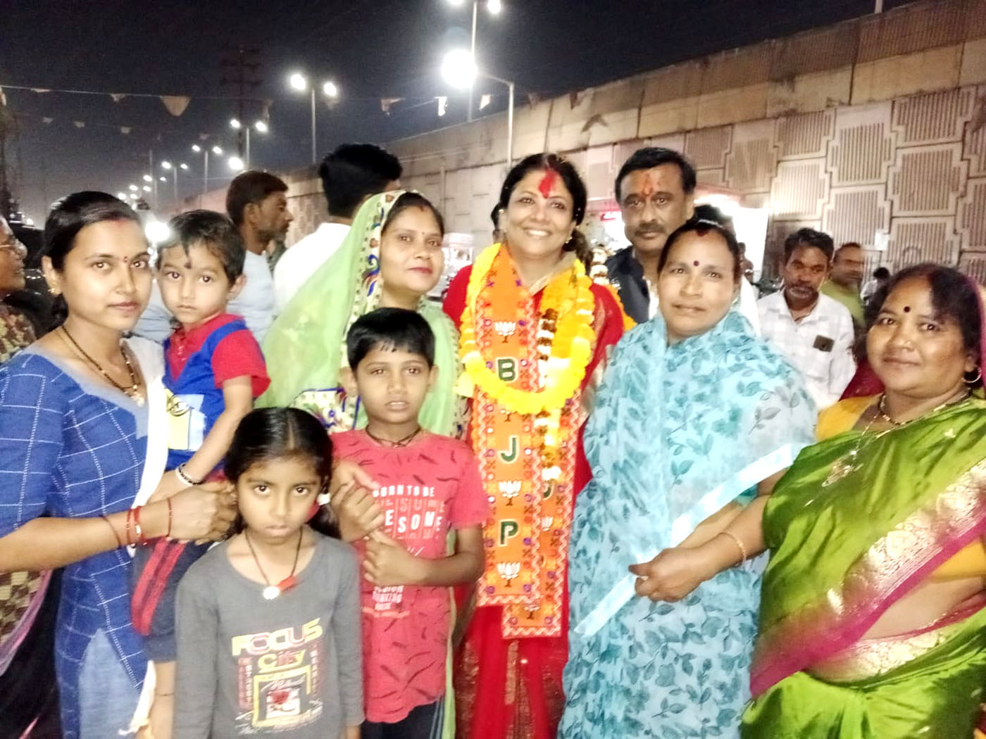 जीत के बाद वार्डवासियों से मिलीं नवनिर्वाचित पार्षद अंजली गोलछा, जताया आभार