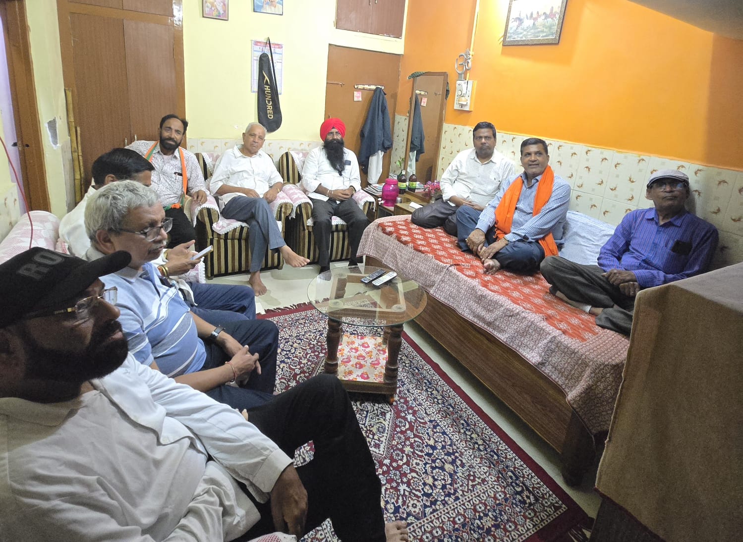 भाजपा जिला उपाध्यक्ष भोगल ने कार्यकर्ताओं के साथ सुनी मोदी जी के मन की बात का 125 वां संस्करण