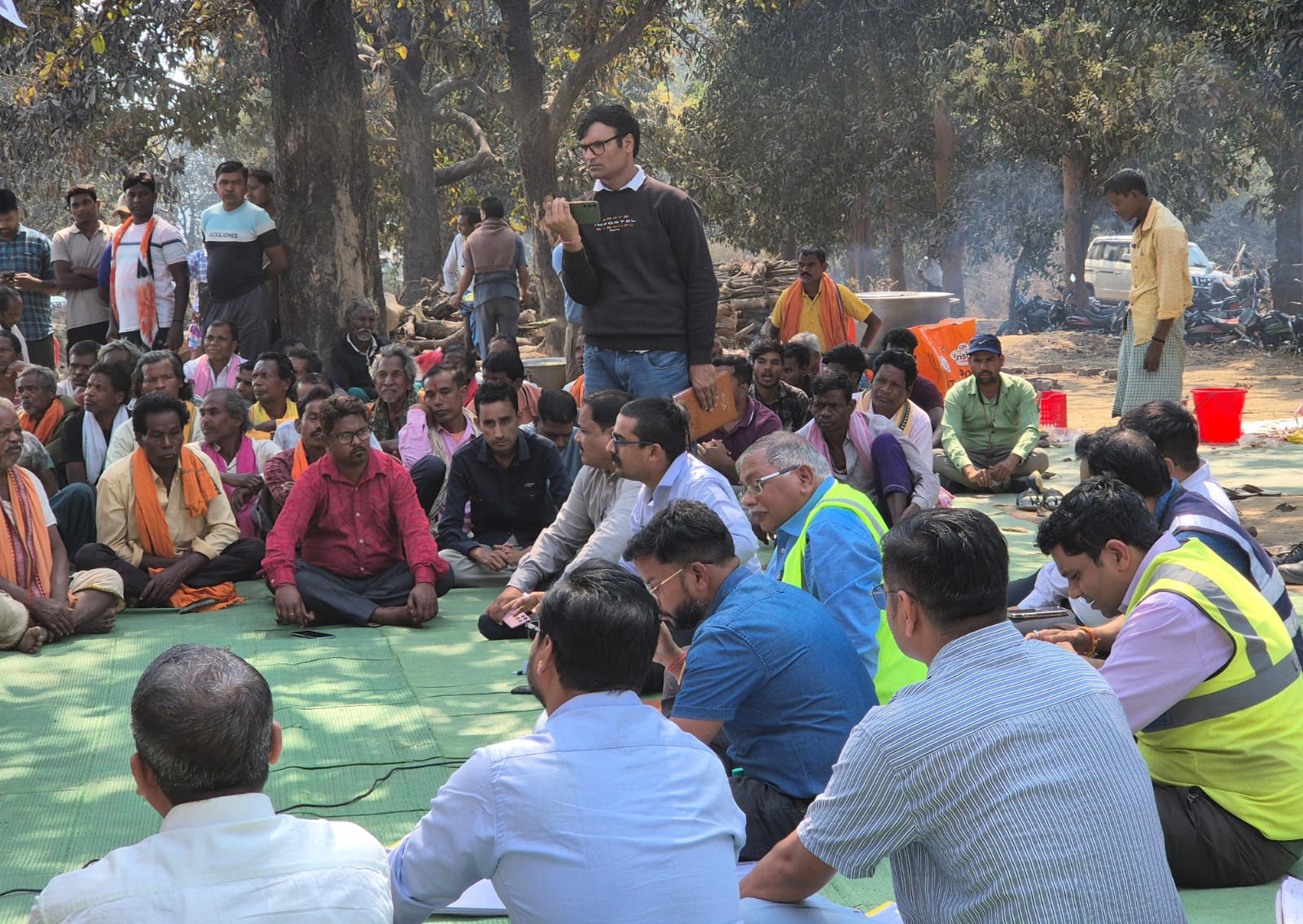 प्रशासन, एनटीपीसी तलईपल्ली प्रबंधन एवं प्रभावित ग्रामवासियों की त्रिपक्षीय बैठक संपन्न प्रशासन, एनटीपीसी तलईपल्ली प्रबंधन एवं प्रभावित ग्रामवासियों की त्रिपक्षीय बैठक संपन्न