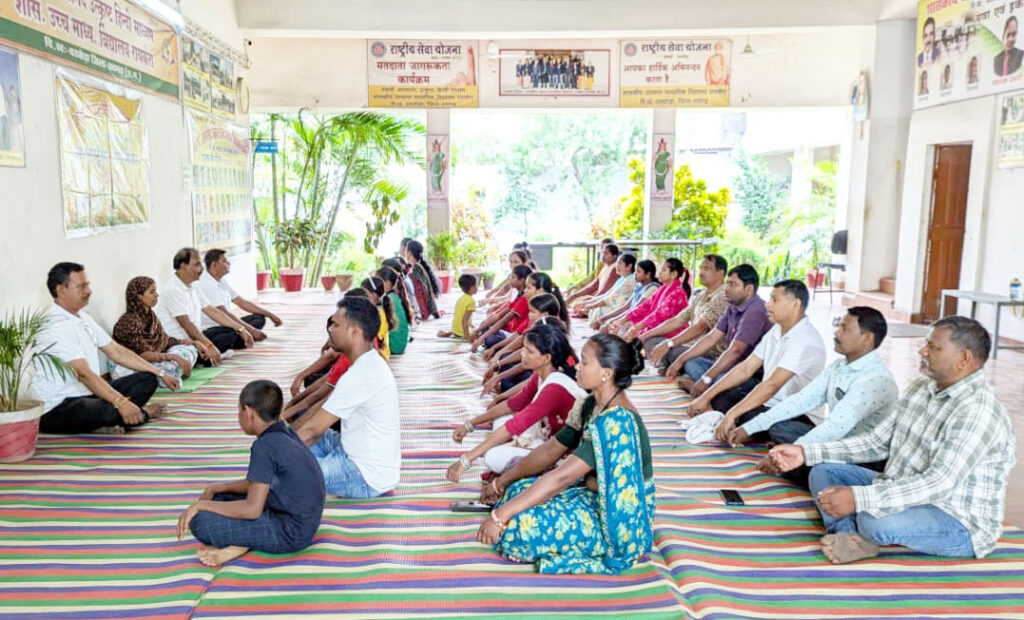 स्वामी आत्मानंद उत्कृष्ट हिंदी माध्यम विद्यालय रायकेरा में “करो योग रहो निरोग” थीम पर योग दिवस का आयोजन