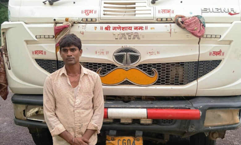 अवैध रेत परिवहन पर प्रशासन की कार्रवाई, एक हाईवा और दो ट्रैक्टर जब्त