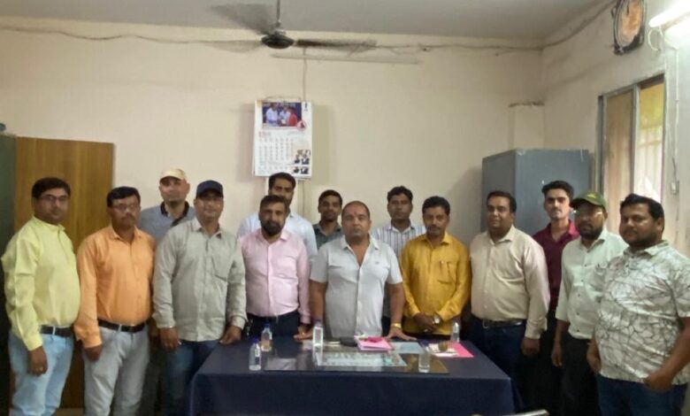 आज रायपुर में प्रांताध्यक्ष श्री रोहित तिवारी की अध्यक्षता में लिपिक साथियों की समस्या पर चर्चा कर, सर्वसम्मति से आगे की रणनीति बनाई गई ! आज रायपुर में प्रांताध्यक्ष श्री रोहित तिवारी की अध्यक्षता में लिपिक साथियों की समस्या पर चर्चा कर, सर्वसम्मति से आगे की रणनीति बनाई गई !