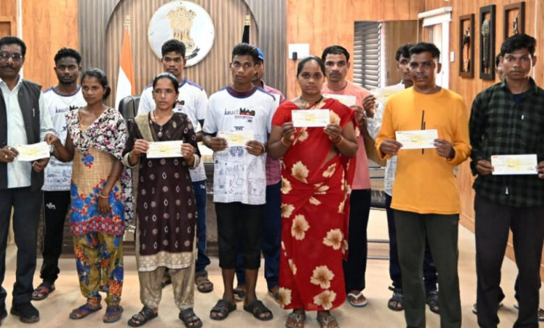​बंदूक छोड़ आत्मसम्मान का रास्ता