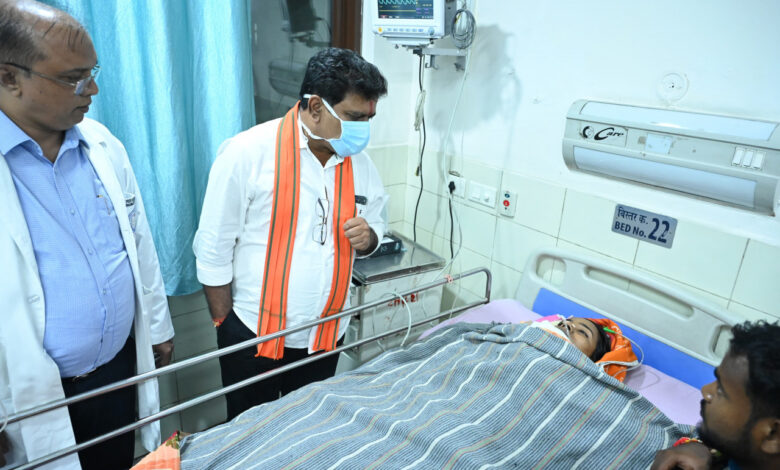 रायपुर : उप मुख्यमंत्री श्री विजय शर्मा ने एम्स रायपुर में महाराष्ट्र सड़क हादसे के घायलों से की मुलाकात