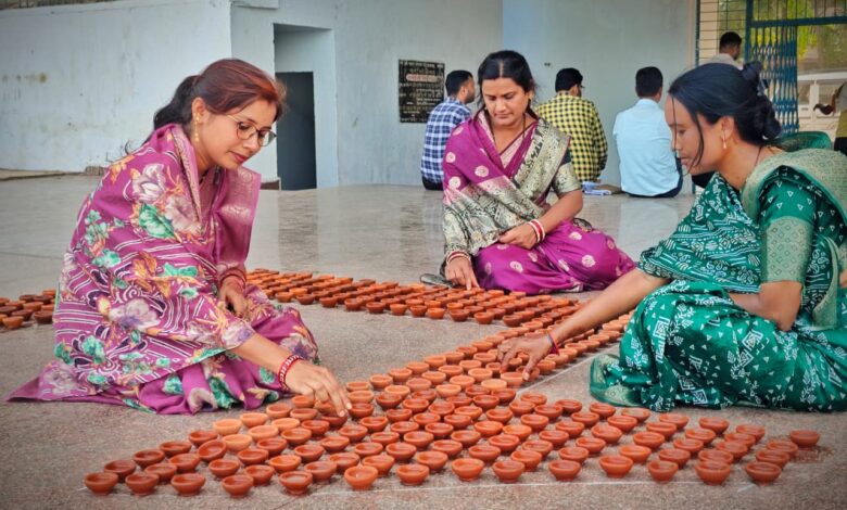 सेवा संकल्प अभियान : ‘आशीर्वाद का दीया’ के लिए बिहान दीदियों ने जगाई जन-अलख