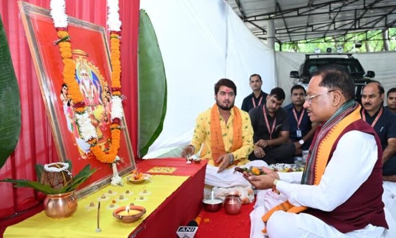 रायपुर : सृजन, कौशल और श्रम के सम्मान का संदेश देती है भगवान विश्वकर्मा की आराधना: मुख्यमंत्री श्री विष्णु देव साय