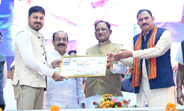 रायपुर में सेवा संकल्प अभियान का महाकुंभ: 1000 से अधिक महिलाओं ने किया रक्तदान, गोल्डन बुक में दर्ज हुआ रिकॉर्ड