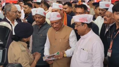 सड़क सुरक्षा संकल्प अभियान के तहत  माननीय मुख्यमंत्री श्री विष्णु देव साय जी ने सड़क सुरक्षा संकल्प पोस्टर पर हस्ताक्षर कर  सुरक्षित यातायात का संकल्प लिया