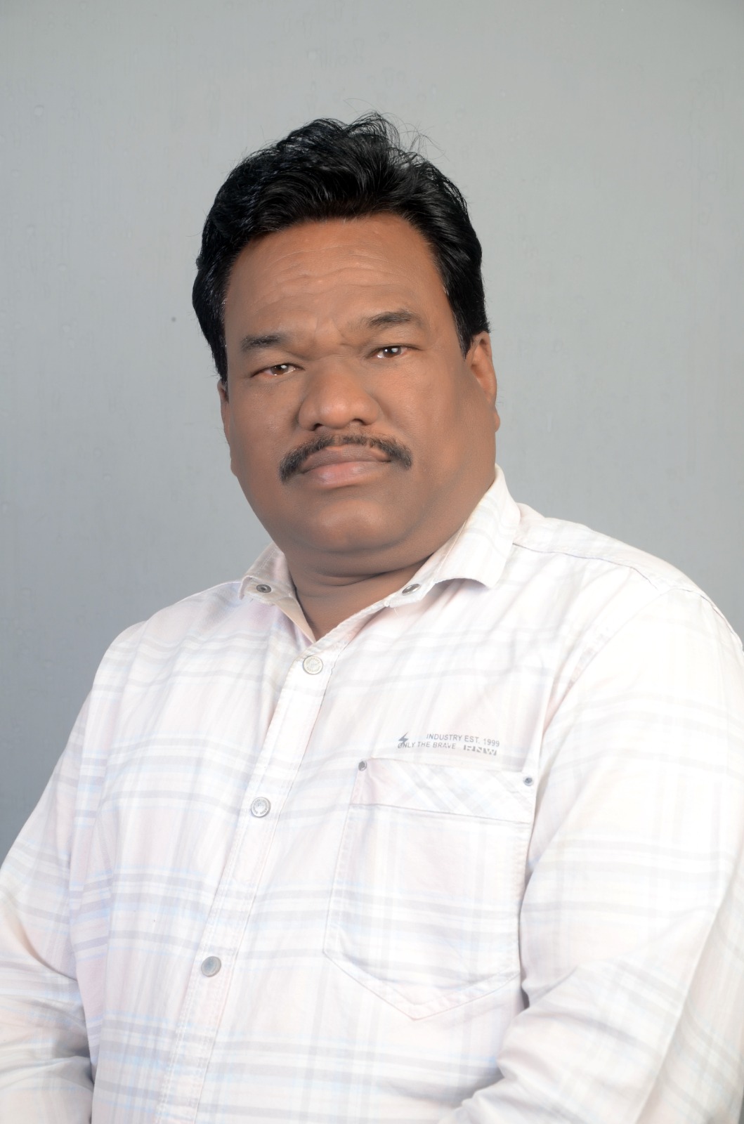 महावीर गुरुजी के पुत्र रमेश चौहान उतरे चुनावी मैदान में, महापौर पद की दावेदारी कर चौंकाया
