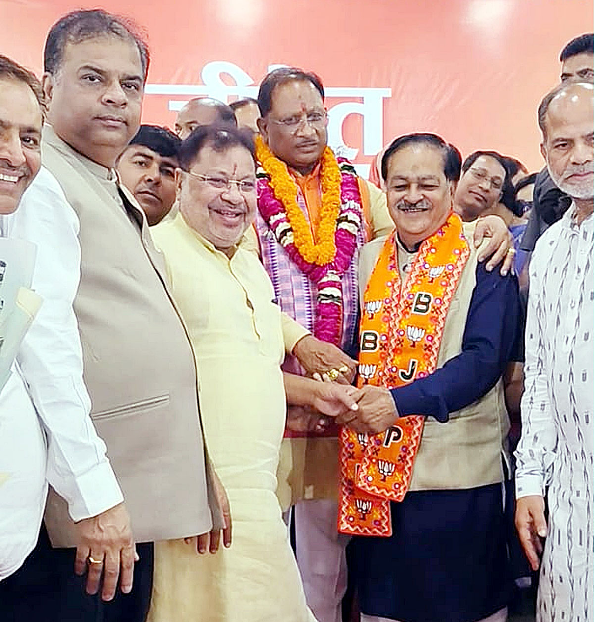 मुख्यमंत्री साय से सौजन्य भेंटकर अमर गिदवानी ने दी जन्मदिन की बधाई