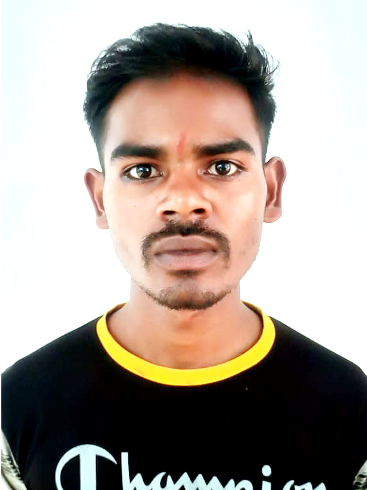 घरघोड़ा पुलिस की रेड, 27 लीटर महुआ शराब के साथ आरोपी गिरफ्तार घरघोड़ा पुलिस की रेड, 27 लीटर महुआ शराब के साथ आरोपी गिरफ्तार