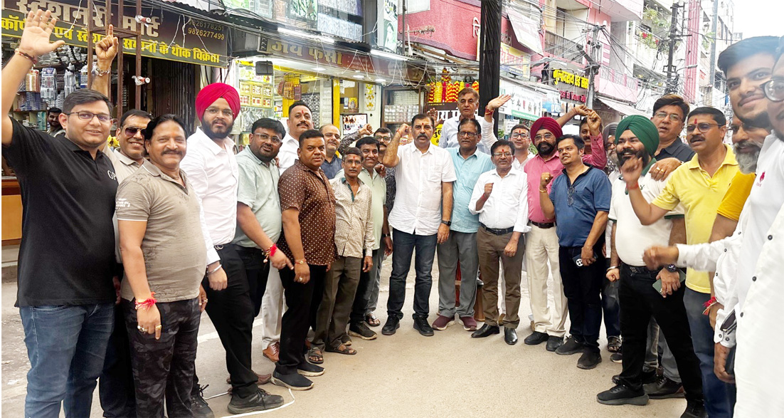 स्वदेशी उत्पादों को प्रोत्साहन देने कैट और युवा कैट की टीम ने चलाया ‘वोकल फॉर लोकर’ अभियान