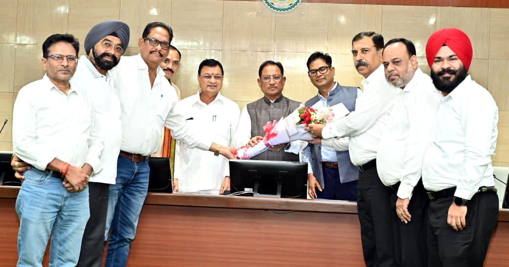 “नेक्स्ट जेन जीएसटी 2.0” पर मुख्यमंत्री और व्यापारिक प्रतिनिधियों की ऐतिहासिक बैठक “नेक्स्ट जेन जीएसटी 2.0” पर मुख्यमंत्री और व्यापारिक प्रतिनिधियों की ऐतिहासिक बैठक
