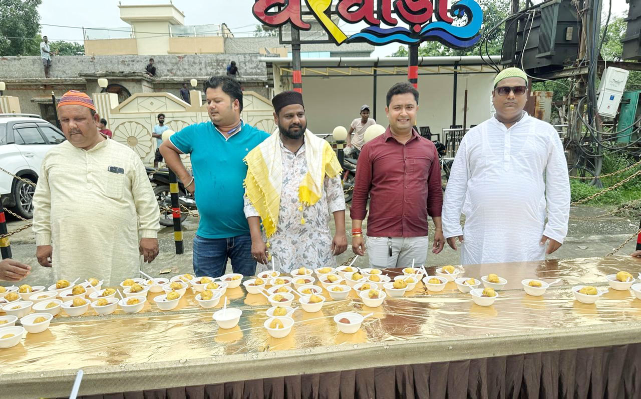 जश्न ए ईद मिलादुन्नबी पर निकला भव्य जुलूस, जगह-जगह हुआ स्वागत, दिखा भाईचारे का नजारा