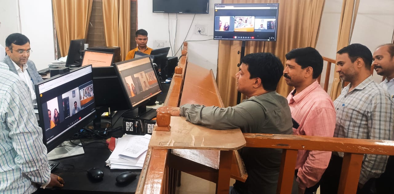 घरघोड़ा न्यायालय में हुआ राष्ट्रीय लोक अदालत का आयोजन घरघोड़ा न्यायालय में हुआ राष्ट्रीय लोक अदालत का आयोजन