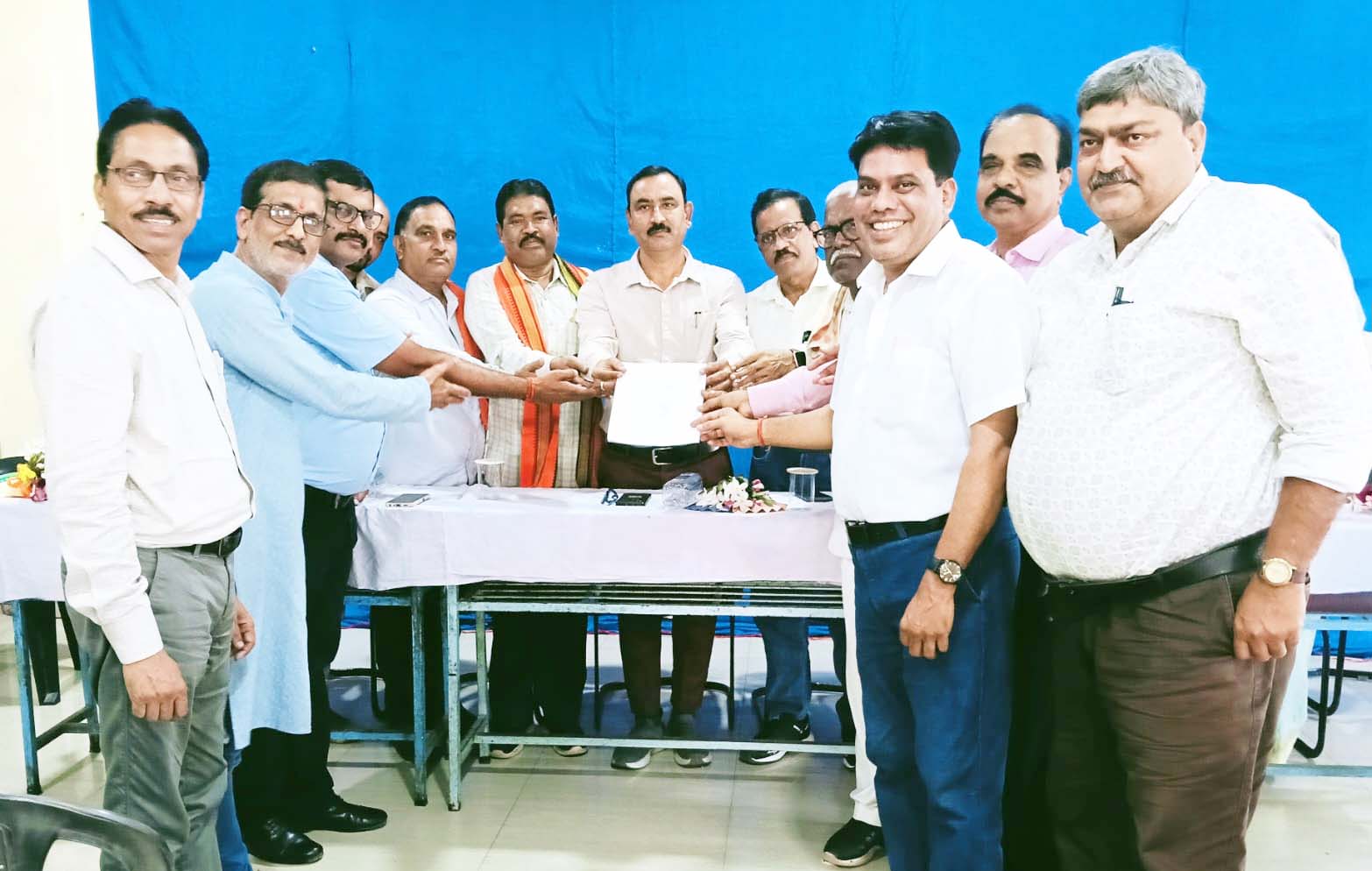 घरघोड़ा मे शिक्षा बिभाग की समीक्षा बैठक : शिक्षा का समग्र वातावरण बनाने विन्दुवार हुई चर्चा