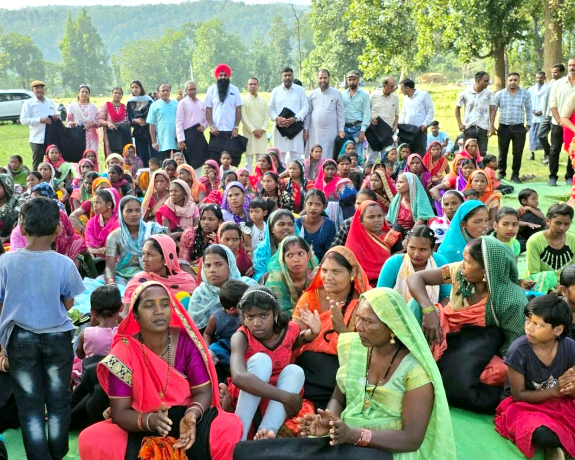 वन ग्राम आमा खोल में संघ द्वारा कंबल वितरण, स्वदेशी उत्पाद प्रोत्साहन एवं सहभोज कार्यक्रम सम्पन्न वन ग्राम आमा खोल में संघ द्वारा कंबल वितरण, स्वदेशी उत्पाद प्रोत्साहन एवं सहभोज कार्यक्रम सम्पन्न