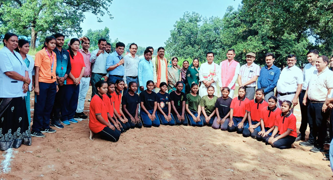 संकुल स्तरीय सांसद खेल महोत्सव का सांसद राधेश्याम राठिया ने किया शुभारंभ