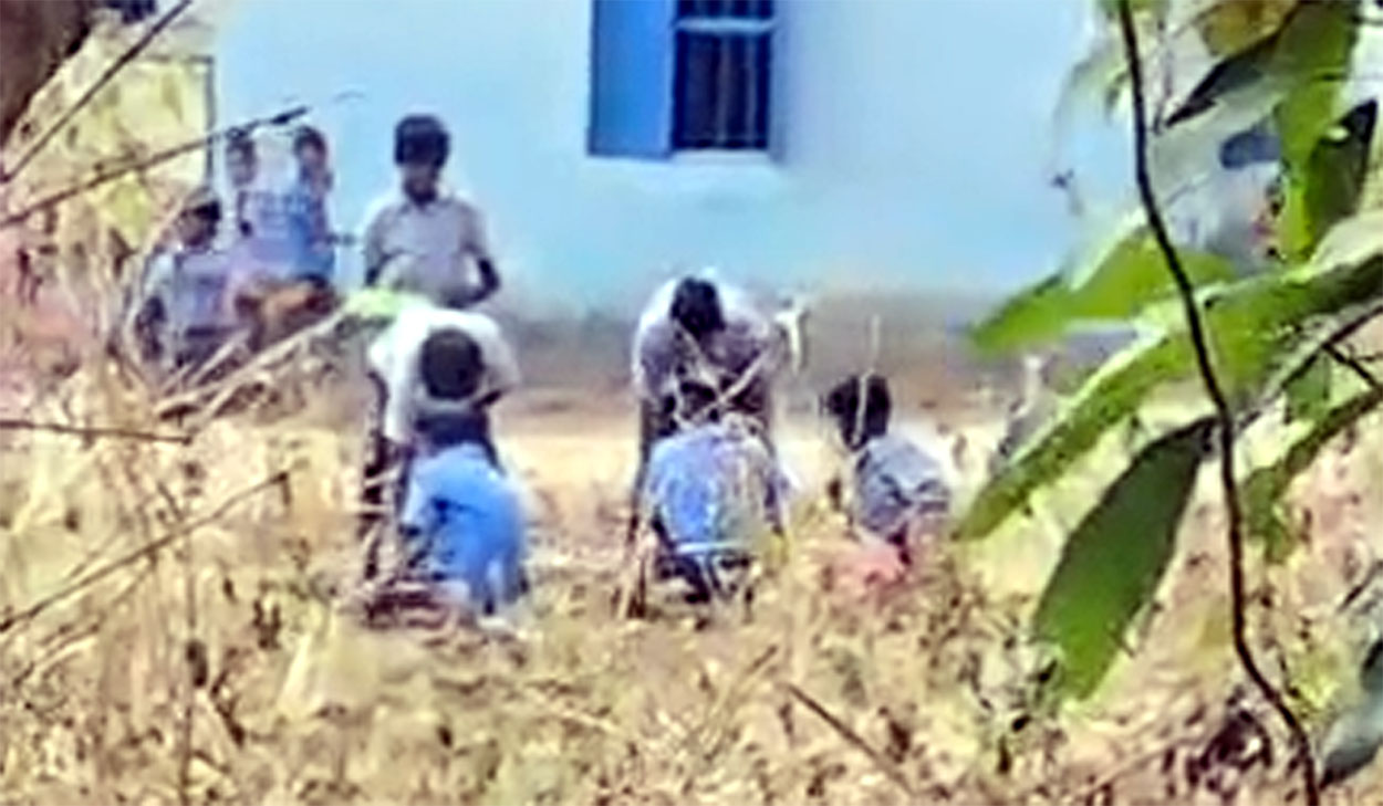 प्रधान पाठक पर लगा गंभीर आरोप, ग्राम चोरगा के सरपंच सहित ग्रामीणों ने हटाने की मांग उठाई प्रधान पाठक पर लगा गंभीर आरोप, ग्राम चोरगा के सरपंच सहित ग्रामीणों ने हटाने की मांग उठाई