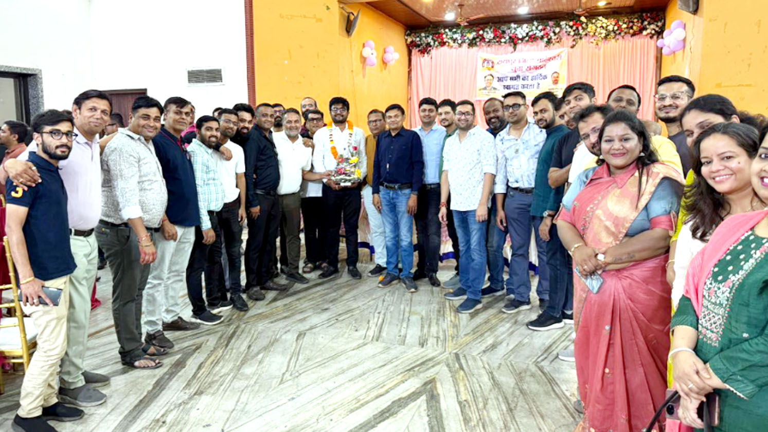 अतुल टावरी सर्वसम्मति से चुने गए रायपुर माहेश्वरी युवा संगठन के नए अध्यक्ष अतुल टावरी सर्वसम्मति से चुने गए रायपुर माहेश्वरी युवा संगठन के नए अध्यक्ष