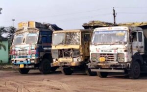 कलेक्टर के निर्देश पर बड़ी कार्रवाई : घरघोड़ा, धरमजयगढ़, छाल और खरसिया में आक्रामक चेकिंग; थानों में सीज किए गए हाइवा और ट्रेलर