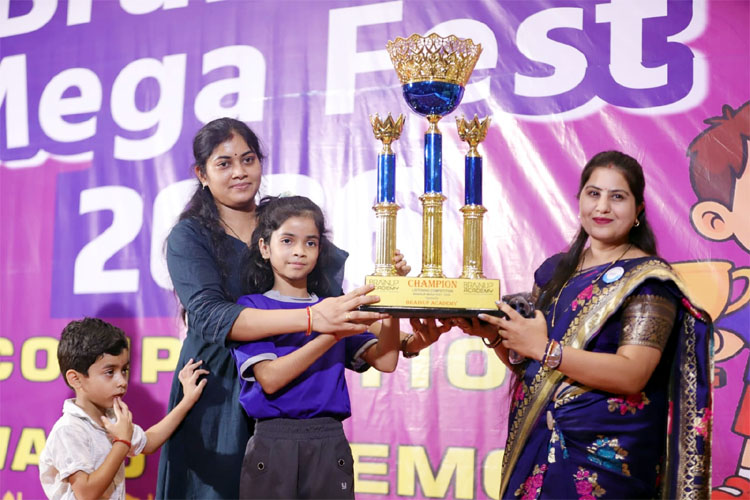 10 मिनट में 200 सवाल हल कर रिद्धांशी साहू बनी अबेकस चैंपियन, राज्यस्तरीय प्रतियोगिता में हासिल की बड़ी सफलता