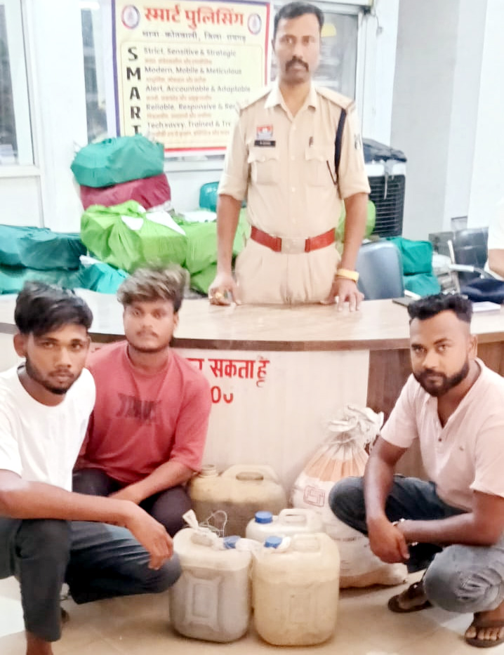 रायगढ़ पुलिस का “ऑपरेशन आघात” : अवैध शराब कारोबारियों पर ताबड़तोड़ कार्रवाई, 5 गिरफ्तार