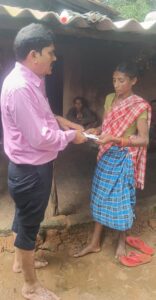 जगदलपुर : प्रशासन बना संकट की घड़ी का सहारा,आपदा में पति को खोने वाली चैती को मिली सहायता, चार लाख रुपये की राहत राशि से मिला संबल