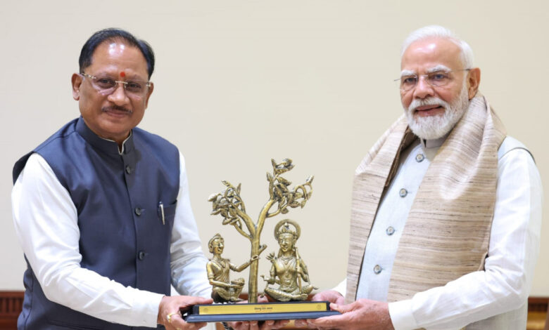 बस्तर के कायाकल्प की योजना लेकर प्रधानमंत्री से मिले सीएम साय बस्तर के कायाकल्प की योजना लेकर प्रधानमंत्री से मिले सीएम साय