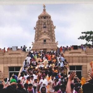 आज भगवान जगन्नाथ की रथयात्रा:रायपुर में सोने की झाड़ू से होगी छेरापहरा, फूलों से सजे मंदिर