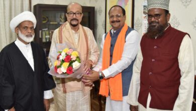 रायपुर : राज्यपाल श्री रमेन डेका से छत्तीसगढ़ राज्य हज कमेटी के अध्यक्ष ने की सौजन्य भेंट