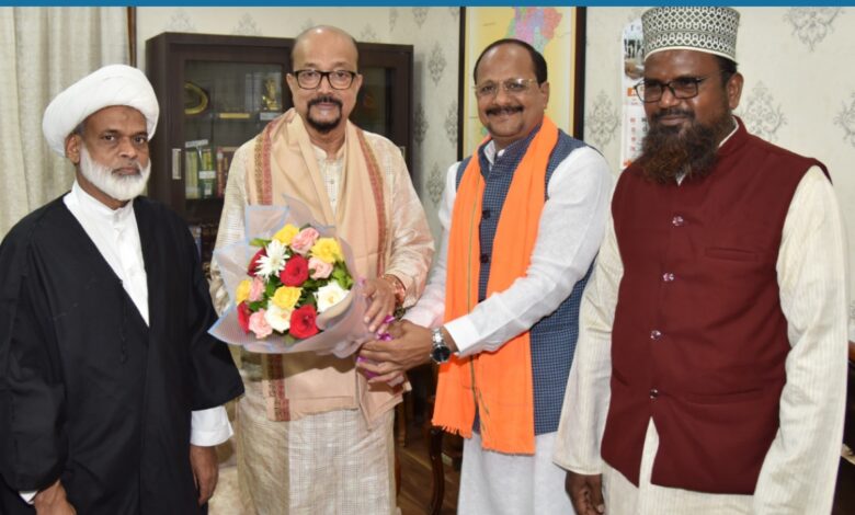 रायपुर : राज्यपाल श्री रमेन डेका से छत्तीसगढ़ राज्य हज कमेटी के अध्यक्ष ने की सौजन्य भेंट रायपुर : राज्यपाल श्री रमेन डेका से छत्तीसगढ़ राज्य हज कमेटी के अध्यक्ष ने की सौजन्य भेंट