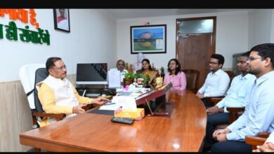 रायपुर : पूरी निष्ठा और सेवा भाव से करें जनसेवा, विकसित छत्तीसगढ़ के निर्माण में निभाएं महत्वपूर्ण भूमिका रायपुर : पूरी निष्ठा और सेवा भाव से करें जनसेवा, विकसित छत्तीसगढ़ के निर्माण में निभाएं महत्वपूर्ण भूमिका