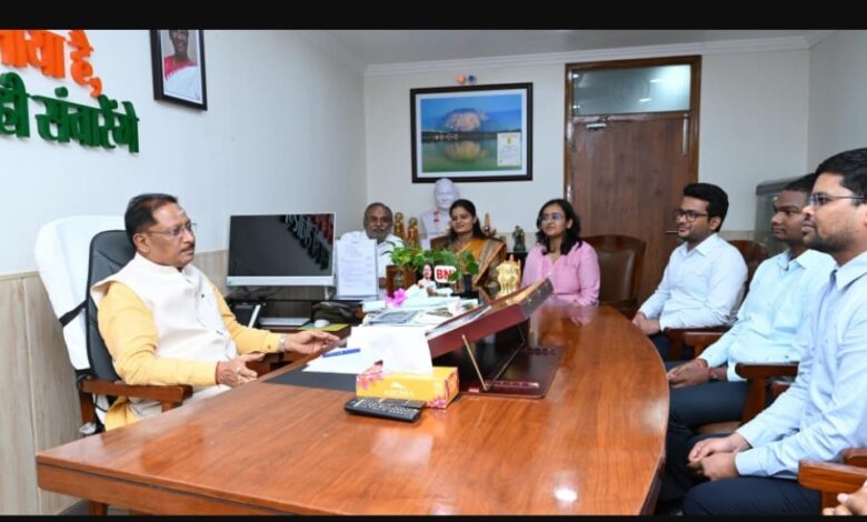 रायपुर : पूरी निष्ठा और सेवा भाव से करें जनसेवा, विकसित छत्तीसगढ़ के निर्माण में निभाएं महत्वपूर्ण भूमिका