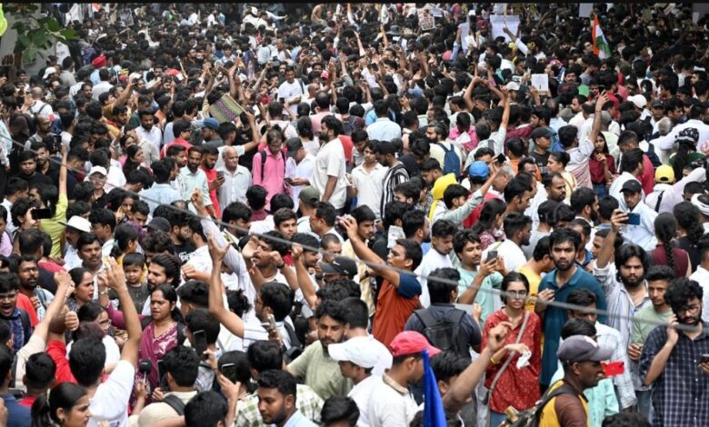 चलो संसद’ मार्च पर दिल्ली पुलिस सख्त, कहा- न अनुमति मांगी गई, न दी गई चलो संसद’ मार्च पर दिल्ली पुलिस सख्त, कहा- न अनुमति मांगी गई, न दी गई