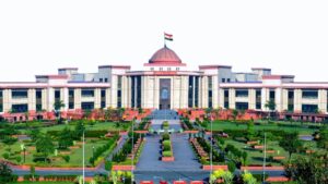परिवार में एक भी सदस्य सरकारी नौकरी में है, तो नहीं मिलेगी अनुकंपा नियुक्ति:छत्तीसगढ़ हाई कोर्ट का बड़ा फैसला