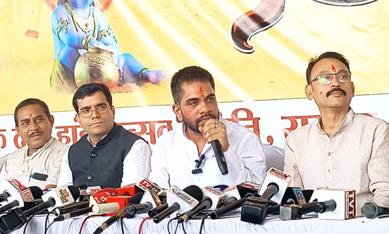 गुढ़ियारी में दही हांडी महोत्सव 5 सितंबर को, सिंगर बी प्राक और लखबीर सिंह लक्खा बिखेरेंगे जलवा