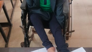 हौसले की उड़ान-हाथों से दिव्यांग राखी ने पैरों से लिखकर 10वीं में हासिल किए 73.6 प्रतिशत अंक हौसले की उड़ान-हाथों से दिव्यांग राखी ने पैरों से लिखकर 10वीं में हासिल किए 73.6 प्रतिशत अंक