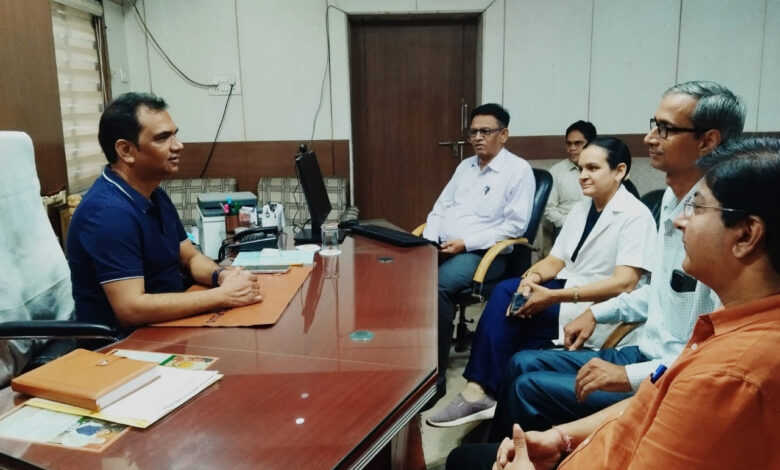 रायपुर : अम्बेडकर अस्पताल की इमरजेंसी सेवा में बदली मरीजों की एंट्री व्यवस्था, रायपुर : अम्बेडकर अस्पताल की इमरजेंसी सेवा में बदली मरीजों की एंट्री व्यवस्था,