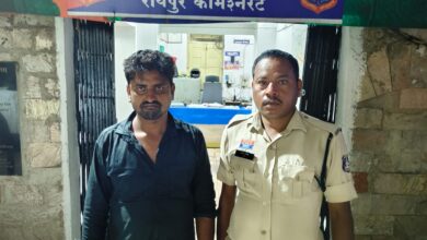 सेलून से 7.32 लाख का सामान लेकर फरार कर्मचारी हावड़ा से गिरफ्तार