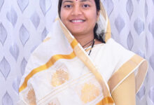 बिश्रामपुर में दिल्ली जाने वाली ट्रेन के ठहराव के लिए मंत्री श्रीमती लक्ष्मी राजवाड़े ने रेलवे अधिकारियों से की चर्चा