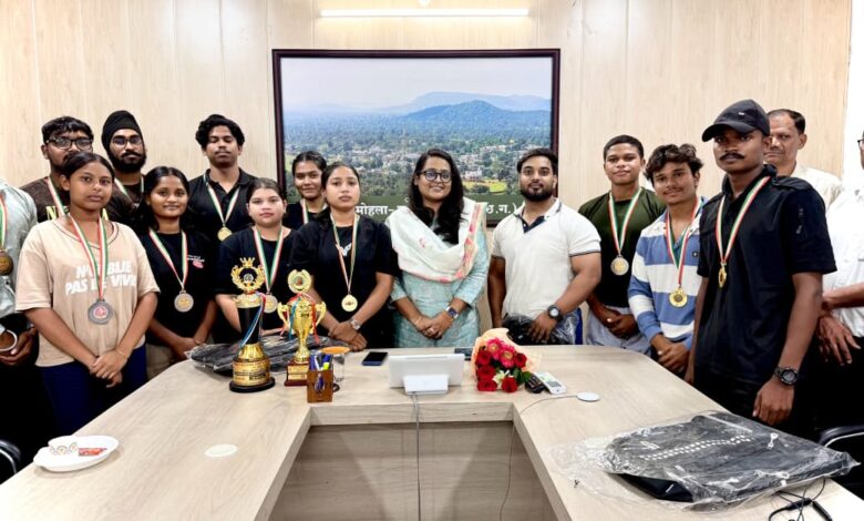 पावरलिफ्टिंग में छत्तीसगढ़ के खेल मंच पर चमका मोहला-मानपुर-अंबागढ़ चौकी पावरलिफ्टिंग में छत्तीसगढ़ के खेल मंच पर चमका मोहला-मानपुर-अंबागढ़ चौकी