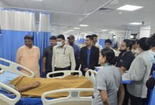 घायल जवानों से मिले वन मंत्री श्री केदार कश्यप, बेहतर उपचार के दिए निर्देश
