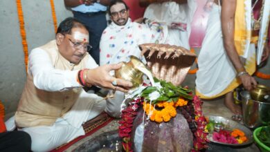 मुख्यमंत्री श्री विष्णुदेव साय ने बाबा कर्मेश्वर का किया रुद्राभिषेक