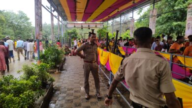 सावन के अंतिम सोमवार पर सोमनाथ मंदिर में उमड़ा आस्था का सैलाब, 30 हजार श्रद्धालुओं की मौजूदगी में पुलिस ने संभाली व्यवस्था सावन के अंतिम सोमवार पर सोमनाथ मंदिर में उमड़ा आस्था का सैलाब, 30 हजार श्रद्धालुओं की मौजूदगी में पुलिस ने संभाली व्यवस्था