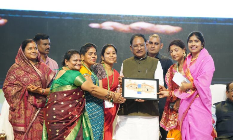 मुख्यमंत्री की मौजूदगी में बहतराई स्टेडियम में गूंजा तीजा तिहार का उल्लास