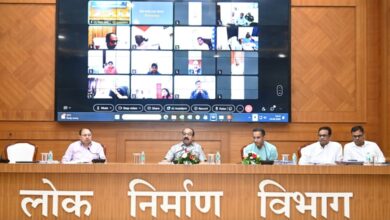 बारिश में खराब सड़कों पर उप मुख्यमंत्री श्री अरुण साव ने जताई नाराजगी, 15 अक्टूबर तक सुधारने के दिए निर्देश बारिश में खराब सड़कों पर उप मुख्यमंत्री श्री अरुण साव ने जताई नाराजगी, 15 अक्टूबर तक सुधारने के दिए निर्देश
