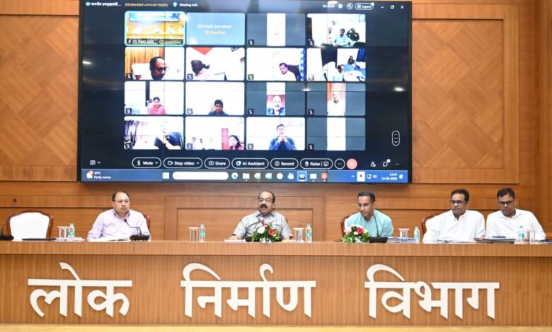 बारिश में खराब सड़कों पर उप मुख्यमंत्री श्री अरुण साव ने जताई नाराजगी, 15 अक्टूबर तक सुधारने के दिए निर्देश बारिश में खराब सड़कों पर उप मुख्यमंत्री श्री अरुण साव ने जताई नाराजगी, 15 अक्टूबर तक सुधारने के दिए निर्देश