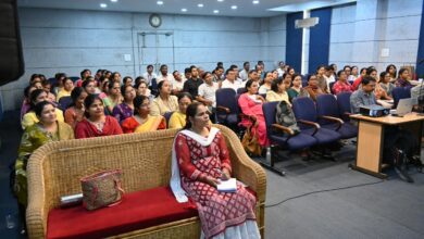 रायपुर : गणित के डर को आकर्षण में बदलने गतिविधि आधारित शिक्षण पर शिक्षकों को मिला व्यावहारिक प्रशिक्षण रायपुर : गणित के डर को आकर्षण में बदलने गतिविधि आधारित शिक्षण पर शिक्षकों को मिला व्यावहारिक प्रशिक्षण